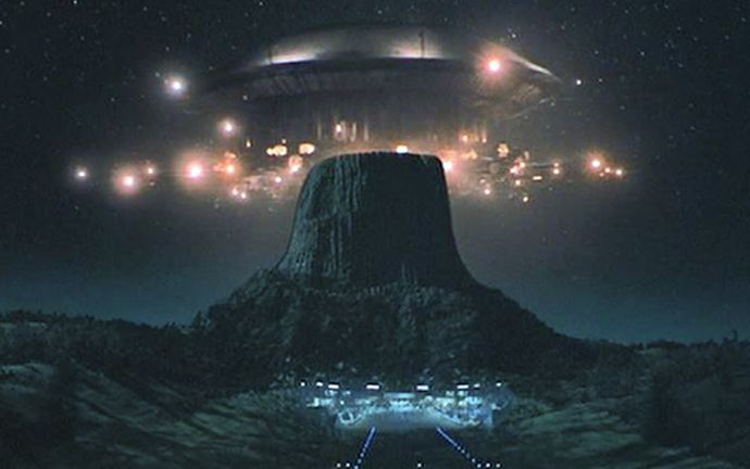「UFOに乗っているのは未来から来た人類」…スピルバーグ監督が自説を披露！