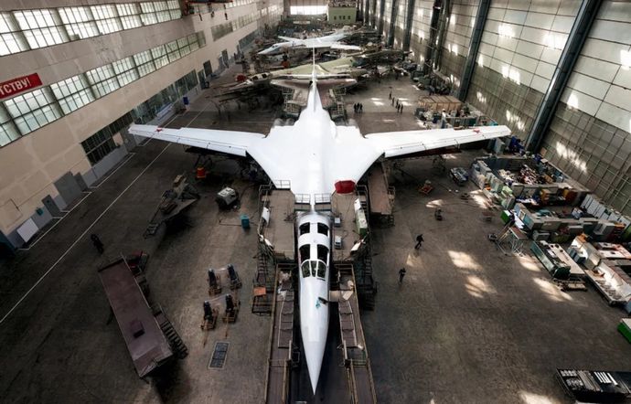 ウクライナ無人機がロシア内陸のカザン航空機工場を攻撃…燃料貯蔵施設で爆発と火災！