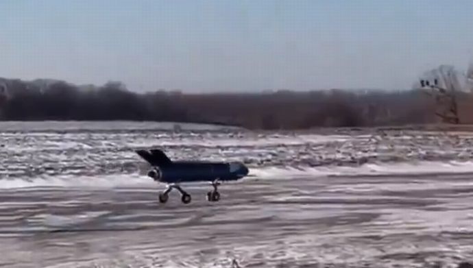 段違いのスピード…ウクライナ軍がジェットエンジン搭載の新型カミカゼドローンの映像を公開！