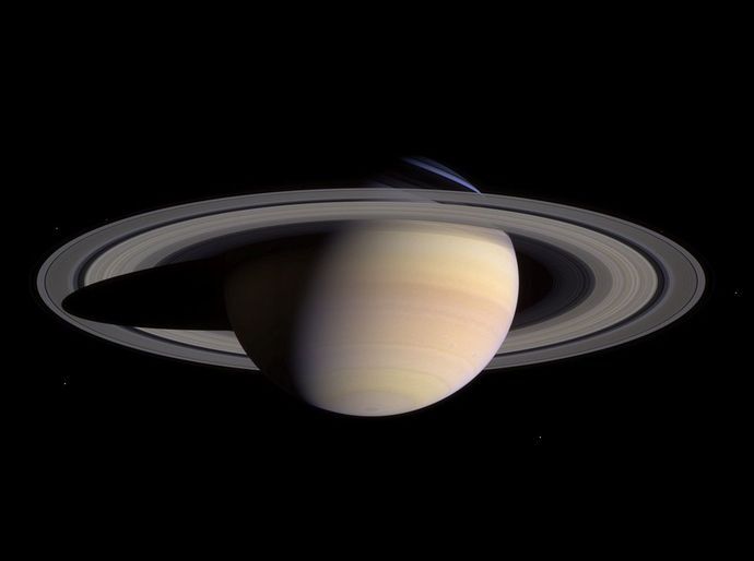 土星の衛星が新たに62個見つかり145個に、太陽系最多…木星の95個を抜く！