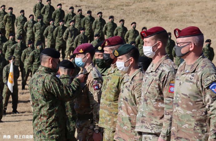 日米英豪4カ国降下訓練、同志国が深める絆「開傘祈願祭」がルーツ…離島奪還を想定！