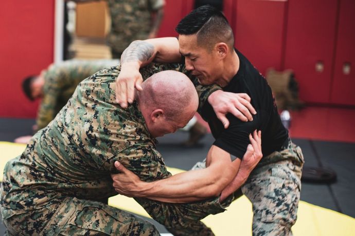 専門家「米軍特殊部隊のデルタフォースやネイビーシールズが3人1組で立ち向かってもクマには勝てない」！