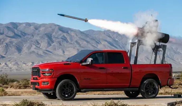 ピックアップトラックに対空ミサイル搭載、ドローン迎撃に新たな低コスト兵器が登場へ…米軍需企業！