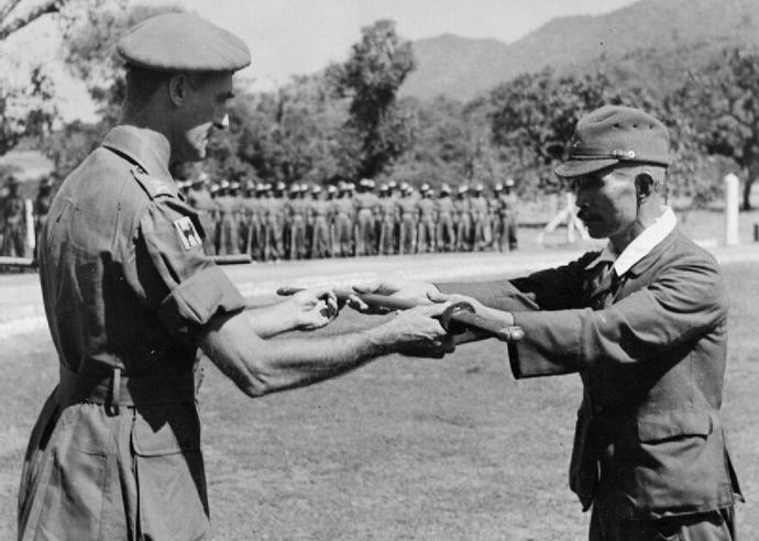 アメリカ軍兵士「よく頑張った。後は休め」…日本軍兵士「捕虜は恥 」！