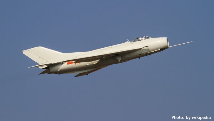 中国版「神風特攻機」がスタンバイ…最新鋭ドローンに生まれ変わった骨董品J-6戦闘機！