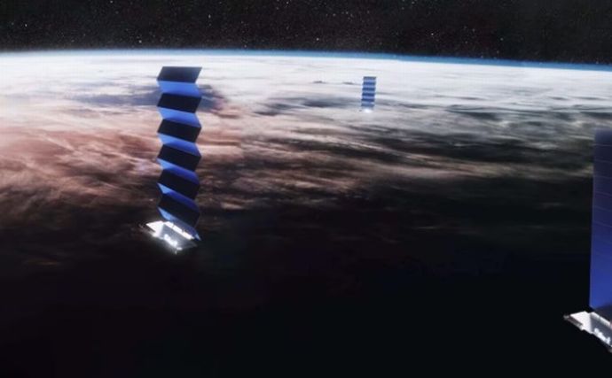 地球に落ちてくる「スターリンク」衛星…今年はすでに500基近くが墜落！