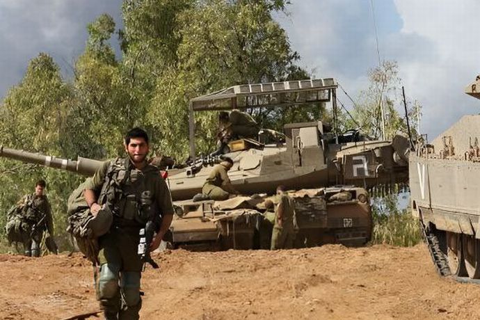 「鳥かご装甲(コープケージ)」を装着したメルカバ戦車が登場…効果のほどは？！