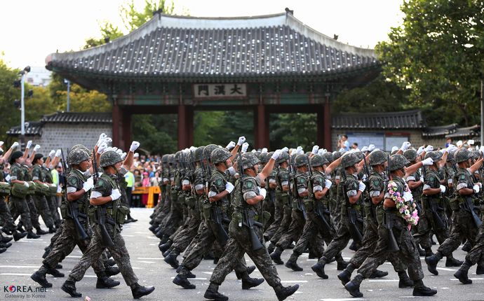 「韓国国籍捨てて兵役逃れ」5年で約2万人、6割は米国へ…韓国ネット「再入国を認めるな」！