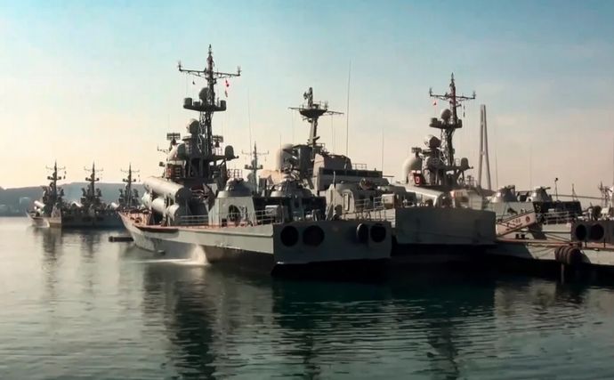 シリア当局、タルトゥースのロシア海軍基地から軍事装備を撤収するために派遣された船の入港を拒否！