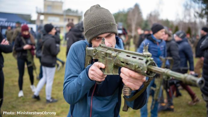ポーランド全土で無料で小銃射撃などが体験できる「1日軍事訓練体験コース」が開催中！