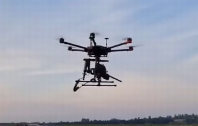 ウクライナ、対ロシア用にマシンガン搭載のドローンを開発！