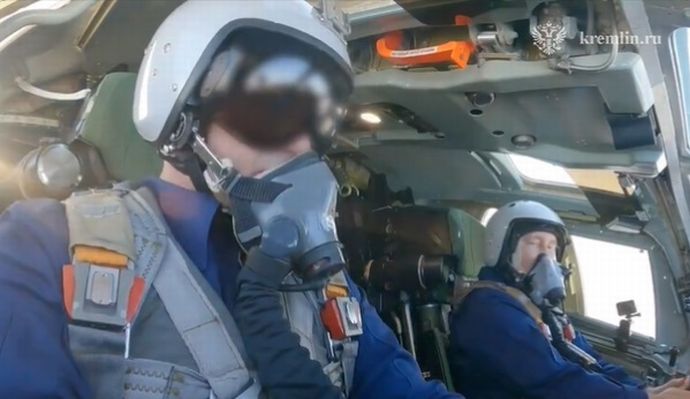 プーチン大統領、国際競技大会を開催、ロシアの国力誇示か…Tu-160M戦略爆撃機にも搭乗！