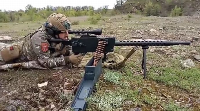 マキシム魔改造狙撃バージョン…M2にスコープつけたのはあったな！