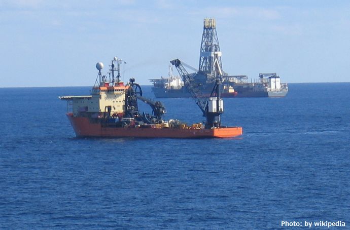 東シナ海の日本EEZ内で中国の掘削船が活動すると発表⇒その後撤回…外交ルートで抗議！