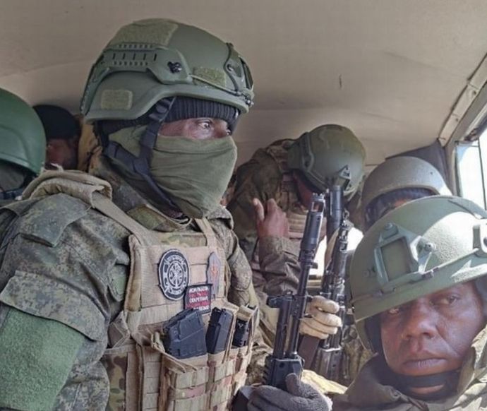 アフリカ義勇大隊✕8部隊、合計4500人の退役軍人がロシア軍に加入！