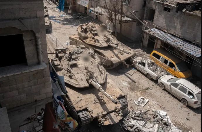 イスラエル軍がガザ中部に戦車部隊を進軍、攻撃で3人が死亡…WHO施設も攻撃！