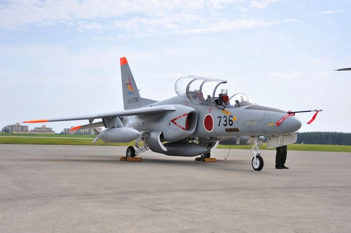 JASDF_kawsaki_T-4