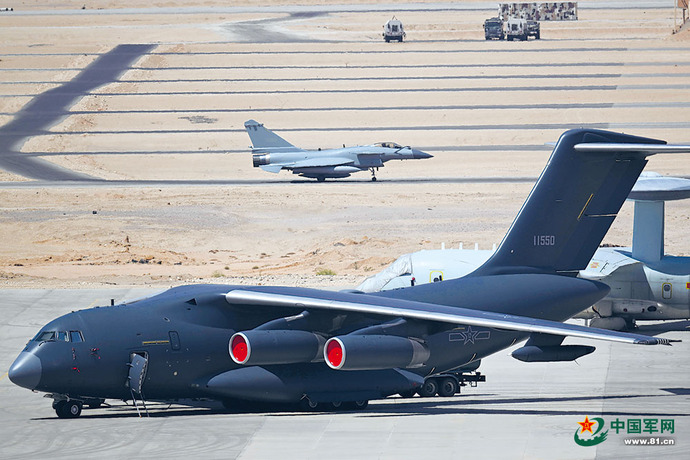 イランに中国から謎の輸送機が緊急飛来…核兵器か？！