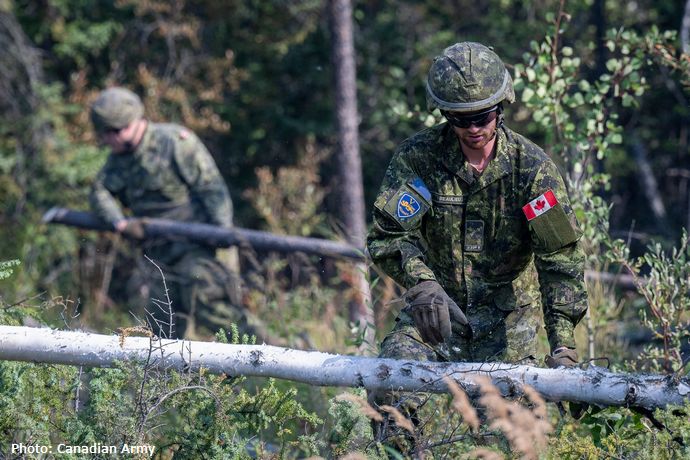 カナダのトルドー首相、山火事多発で軍に派遣を要請…住民3万人に避難命令！