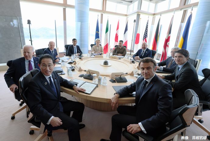 G7がロシア凍結資産の接収を検討、ウクライナ支援に活用…約3000億ドル(約43兆円)！
