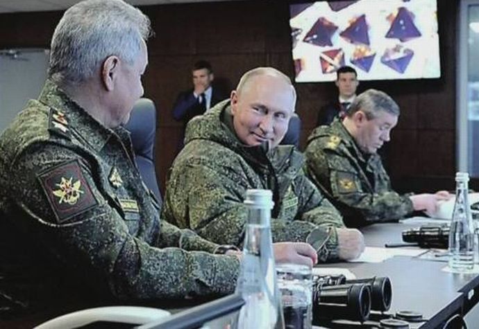 プーチン大統領「長期戦でじわじわウクライナを削る戦略をとる」…兵力増強を誇示！