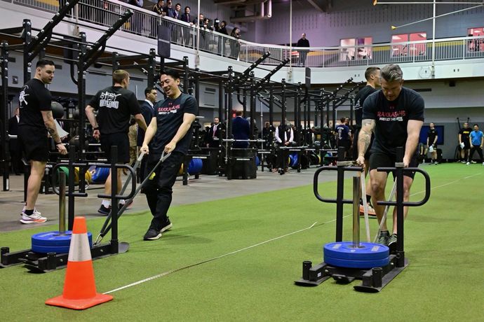 小泉防衛相、米軍トレーニングで日米対決…会談前にヘグセス氏と汗流す！