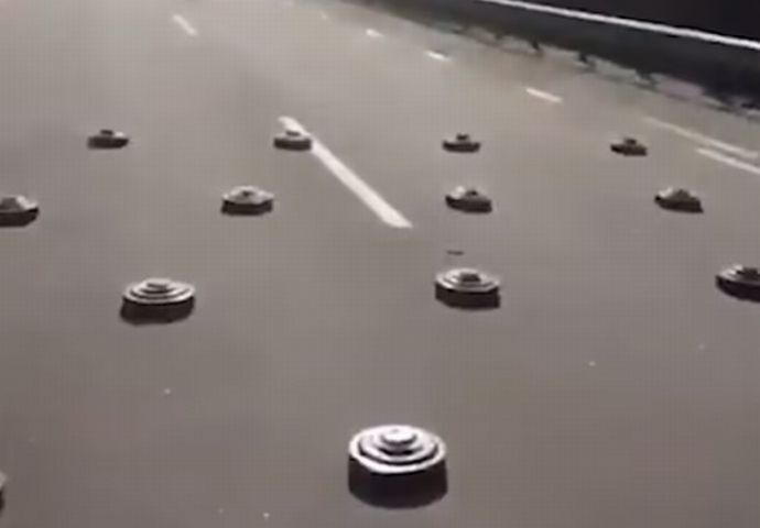 ロシアが地雷を「異常な」密度で敷設、隠す雑草…ウクライナ進軍に影響！