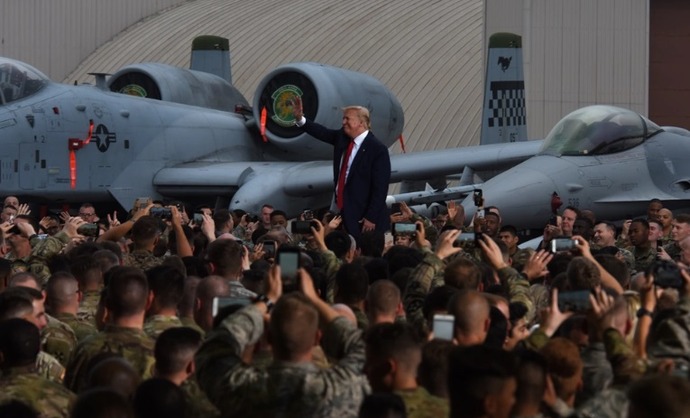 トランプ前大統領「なぜ我々を嫌う韓国を守らなければならないのか」…元米大統領補佐官が証言！