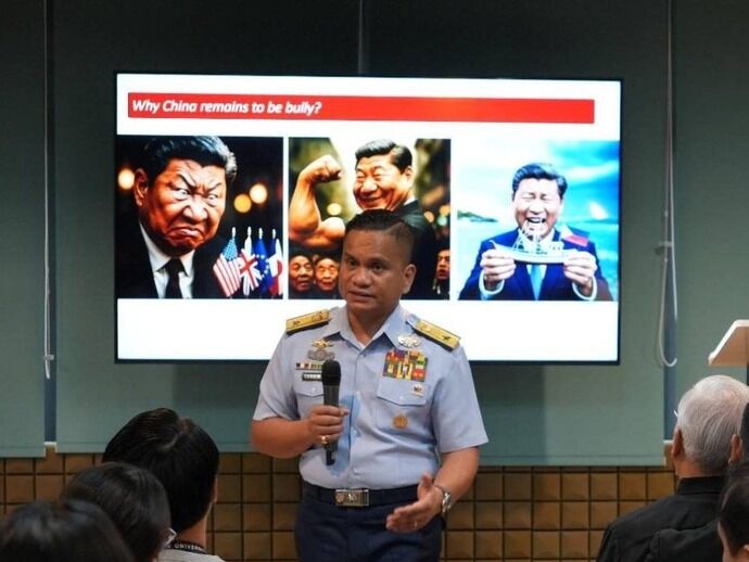 中国大使館、習近平国家主席の風刺画像投稿めぐりフィリピン沿岸警備隊に猛反発 ！