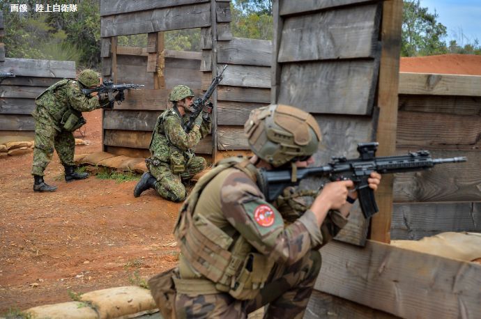 陸上自衛隊とフランス陸軍、南太平洋で共同訓練「ブリュネ・タカモリ」を実施…陸上部隊で初、中国を牽制！