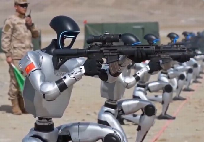 中国軍、「軍用人型ロボット」「宇宙戦争ロボット」「飛行ドローン軍団」「プロパガンダAI」などの開発！