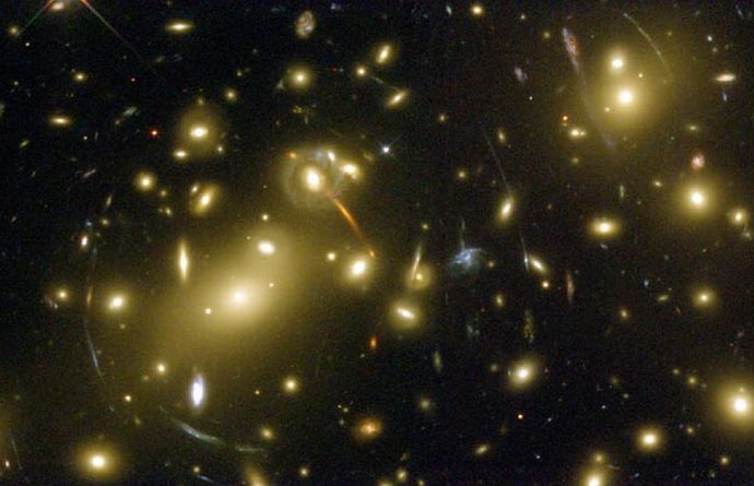 重力レンズを使って「星から星へ電力を伝達」する理論が研究で示される！