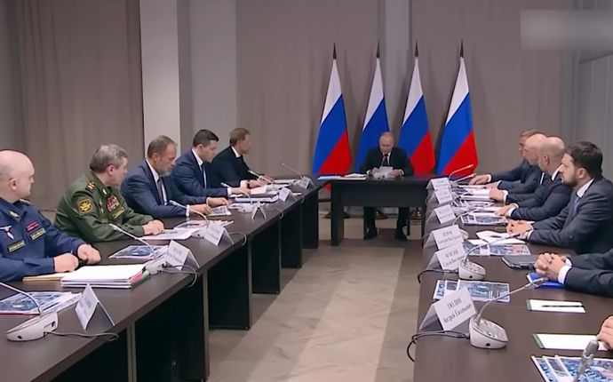 クレムリン内部で反乱勃発、プーチンの新たな同盟者たちは「ゴキブリ」…エリート層はもはや不満を隠さない！