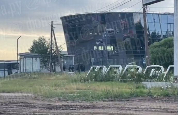 ロシア内務省直属の特殊部隊OMONとFSBが、ワグナー本社ビルを襲撃…傭兵部隊はモスクワ方面に進軍中！