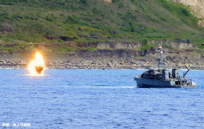 海上自衛隊と米海軍、硫黄島周辺で機雷処分訓練及び掃海特別訓練を実施…今回で50回目！