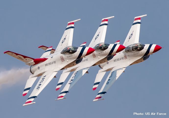 米空軍サンダーバーズのF-16C戦闘機がデスバレーで墜落…パイロットは無事脱出！