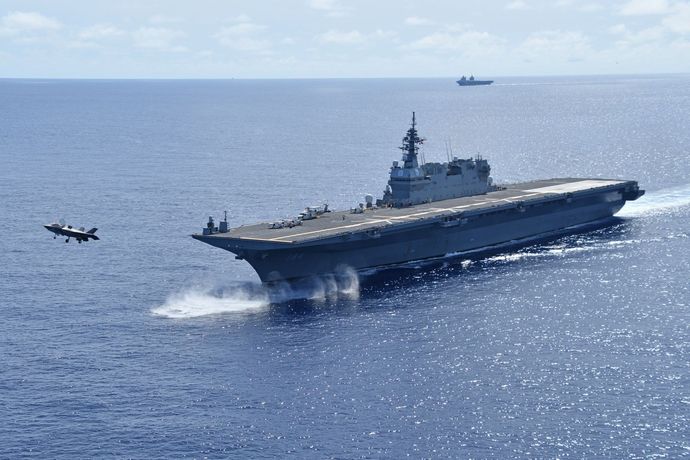 海上自衛隊の護衛艦「いずも」「かが」が空母化、中国を念頭にF-35B戦闘機を艦載運用へ…韓国メディア！