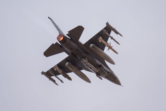 イランのエネルギー施設に攻撃か、トランプ大統領「攻撃撤回」の数時間後！