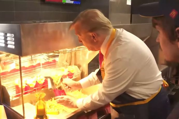 トランプ米大統領がマクドナルドのハンバーガーを絶賛…アメリカらしい食事！