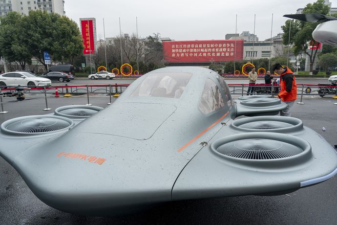 中国産「空飛ぶクルマ」が続々登場…eVTOL産業の近未来を読み解く！