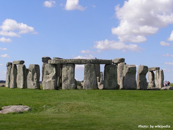 Stonehenge2007_07_30
