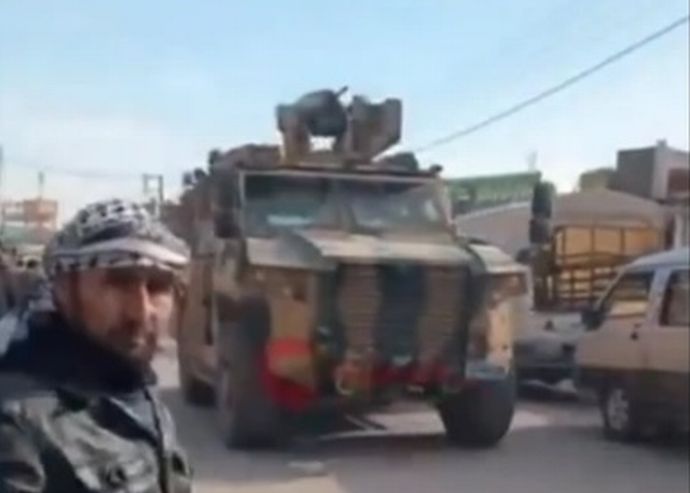 トルコ軍、シリアの都市ジャラブルスを制圧…無政府状態で皆やりたい放題！