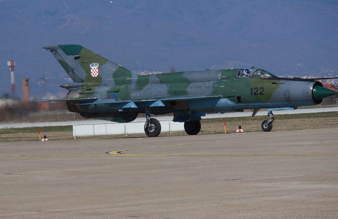 1280px-MiG_21-Bis_Cro_air_force