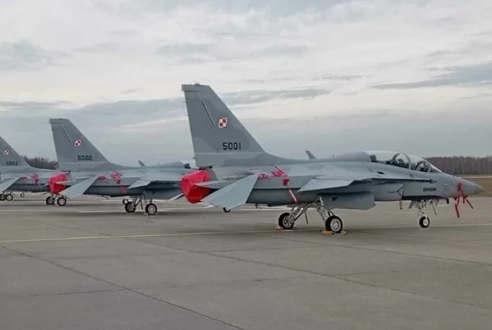 韓国が「ポーランドに輸出したFA-50軽攻撃機」欠陥品でした…12機のうち11機で問題発生！