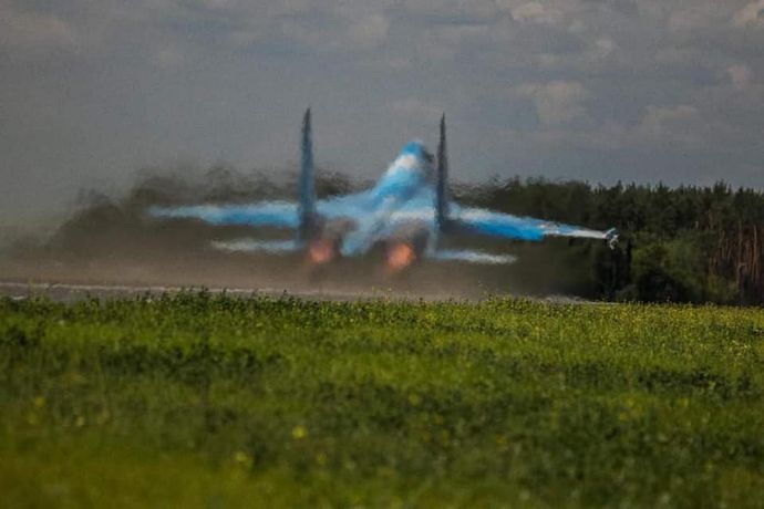 「ロシアは負け始めた」攻勢は頓挫と英国防相…ウクライナ空軍機が南部ヘルソン州の2カ所を空爆！