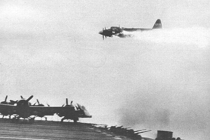 鹿屋基地からウルシー環礁まで3千km飛んで空母に特攻した陸上爆撃機「銀河」の話は好き！