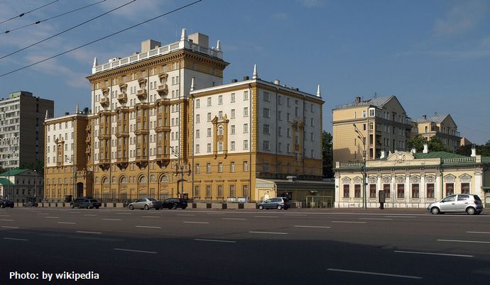 在モスクワの米国大使館、ロシア滞在の自国民に即時出国を指示…身柄拘束などのリスクがあると警告！