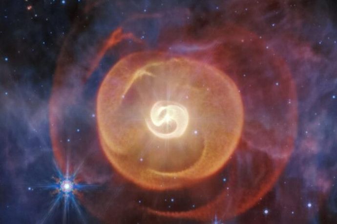 ウェッブ宇宙望遠鏡、8,000光年先の特殊な恒星系を捉える！