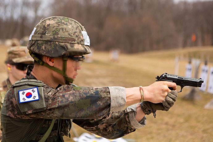 韓国海兵隊兵士2人が犬4匹にBB弾を数千発を乱射、1匹が死亡…警察が調査！