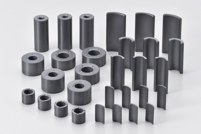 モーターで実用化へ「高性能フェライト磁石」でネオジムと同等出力を実現した…日立金属！